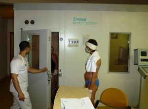 640px-Cryo-Therapy_Chamber_Entry